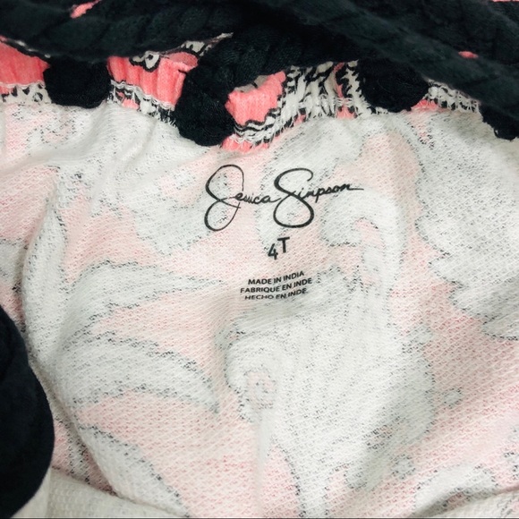 Jessica Simpson Toddler Roper with Floral pattern - Picture 2 of 5